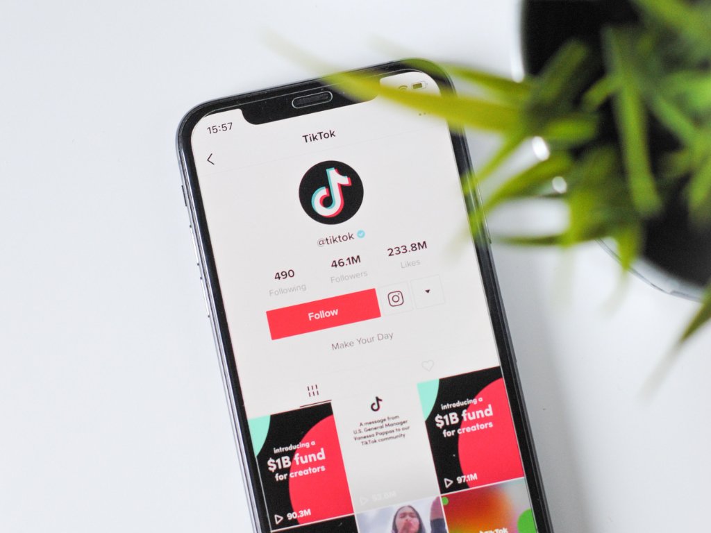 Easy TikTok Video Downloader Methods Supporting Instant Video Access Across Devices